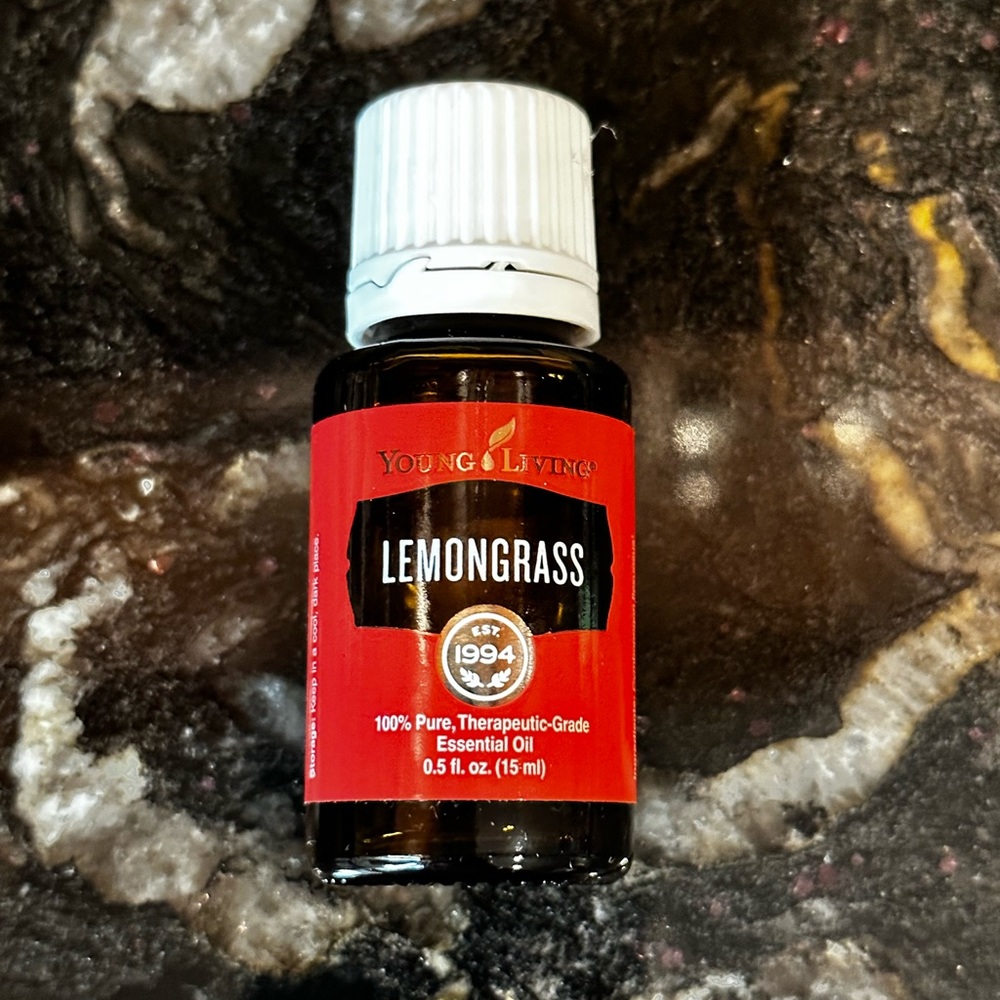 NEW Young Living Lemongrass Essential Oil